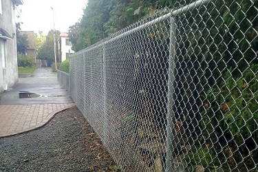 Clôture en maille de chaîne installée à Terrebonne